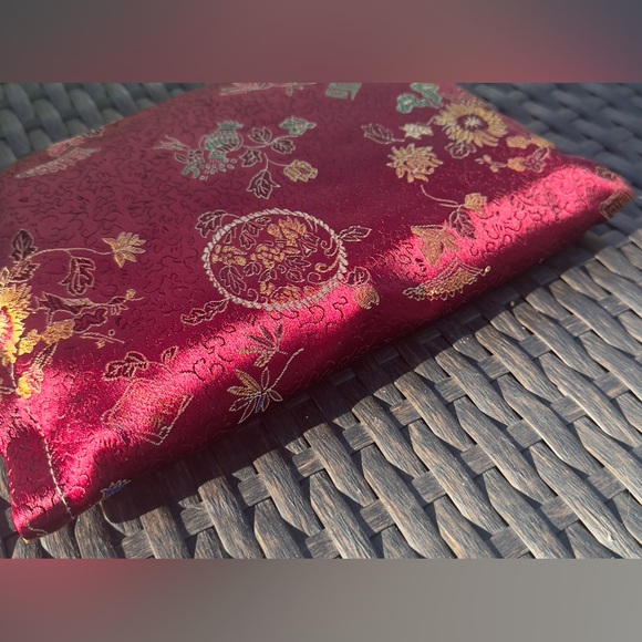 Noble Pet Company Red Silk/Satin Floral Heating Pad (microwave it) - Picture 14 of 16